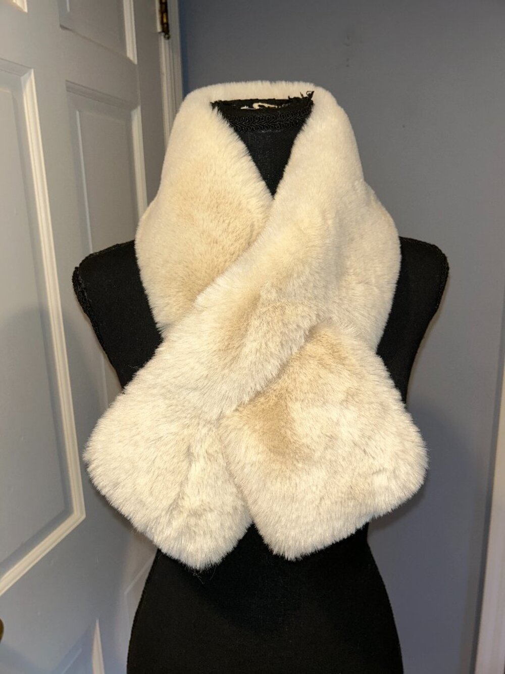 Fur Faux Fur Scarf Ivory, Plush , pull through neck, Belle Fur, 37"x5"